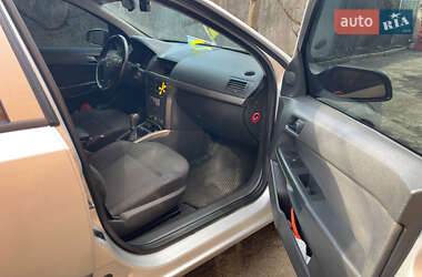 Універсал Opel Astra 2005 в 