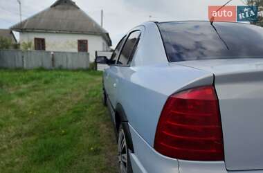 Седан Opel Astra 2005 в 