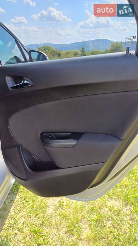 Универсал Opel Astra 2014 в Хусте