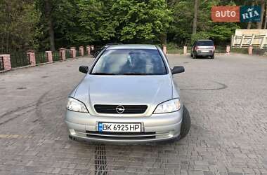 Седан Opel Astra 2007 в Владимирце