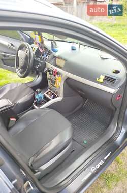Универсал Opel Astra 2007 в 