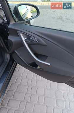 Универсал Opel Astra 2013 в 