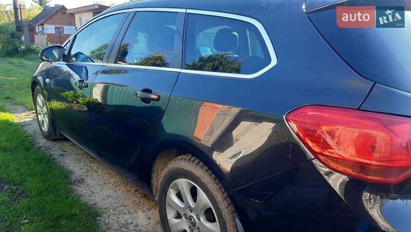 Универсал Opel Astra 2013 в Николаеве