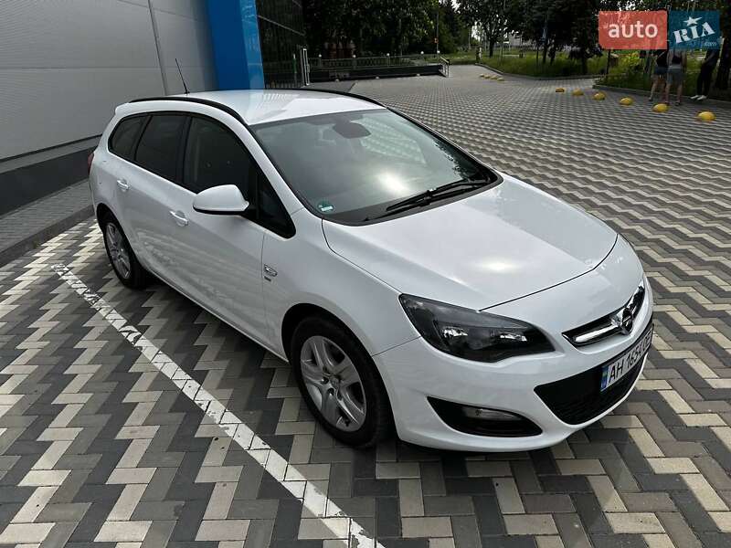 Універсал Opel Astra 2014 в Краматорську