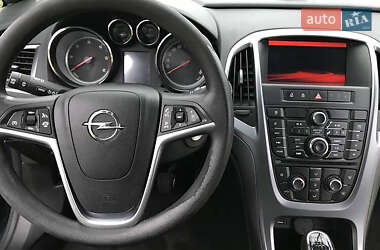 Универсал Opel Astra 2014 в 