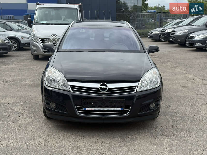 Універсал Opel Astra 2008 в Рівному