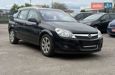 Універсал Opel Astra 2008 в Рівному