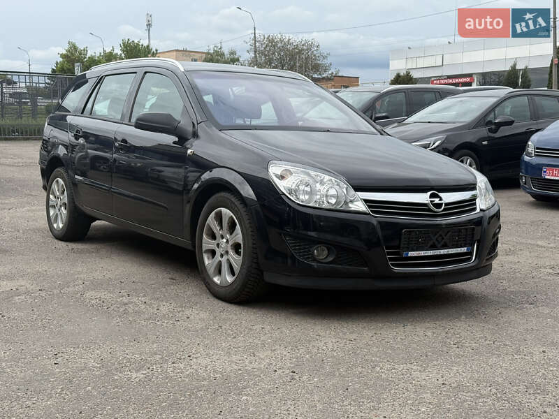 Універсал Opel Astra 2008 в Рівному