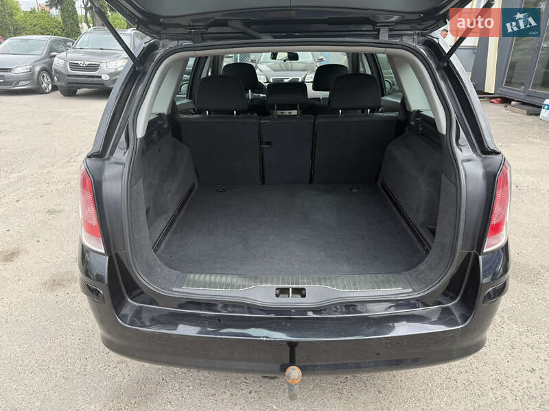 Універсал Opel Astra 2008 в Рівному