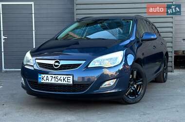 Универсал Opel Astra 2011 в Киеве