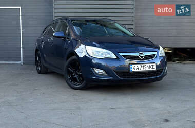 Универсал Opel Astra 2011 в 