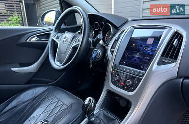 Универсал Opel Astra 2011 в 