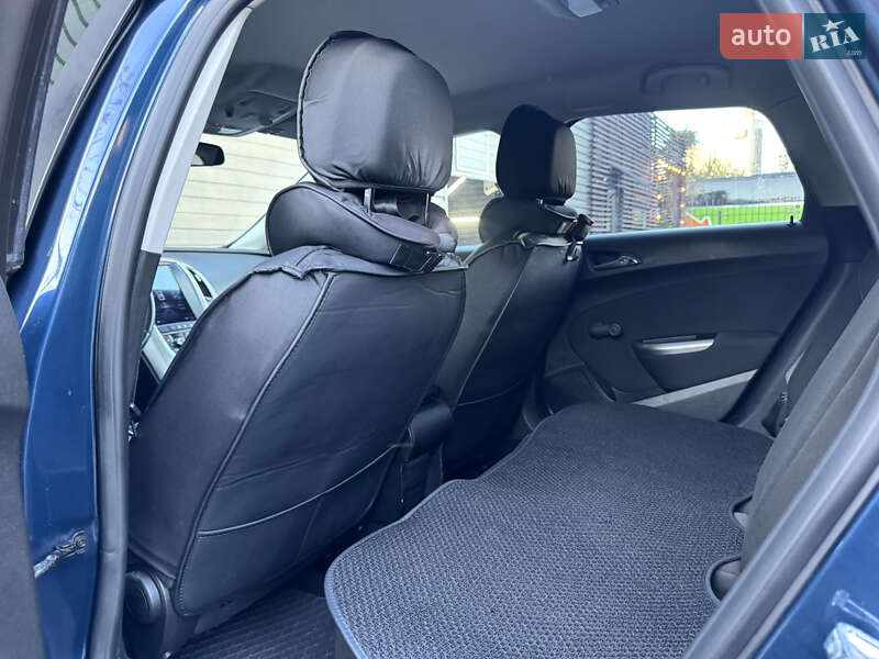 Універсал Opel Astra 2011 в Києві