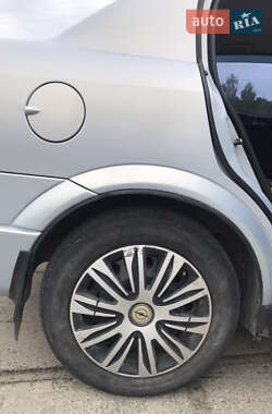 Седан Opel Astra 2004 в 