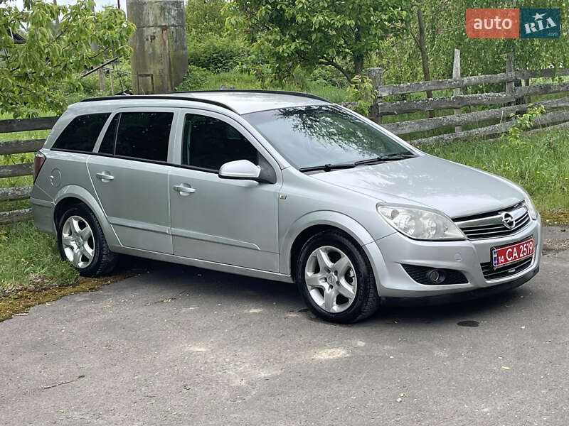 Універсал Opel Astra 2008 в Тернополі