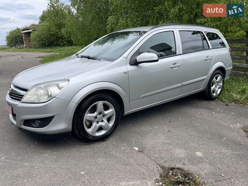 Універсал Opel Astra 2008 в Тернополі