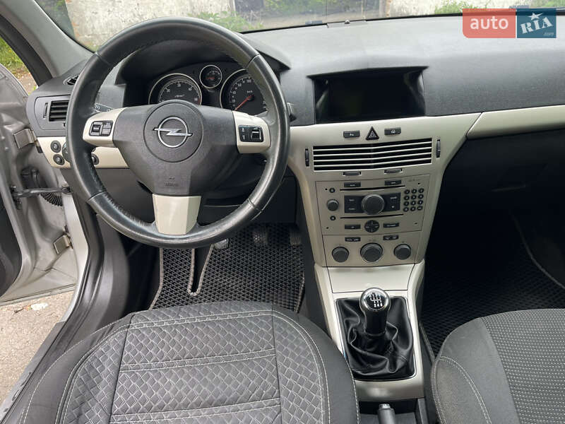 Універсал Opel Astra 2008 в Тернополі