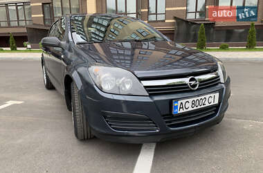Хэтчбек Opel Astra 2006 в 