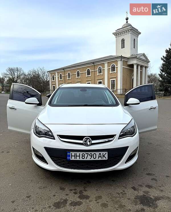 Opel Astra 2012