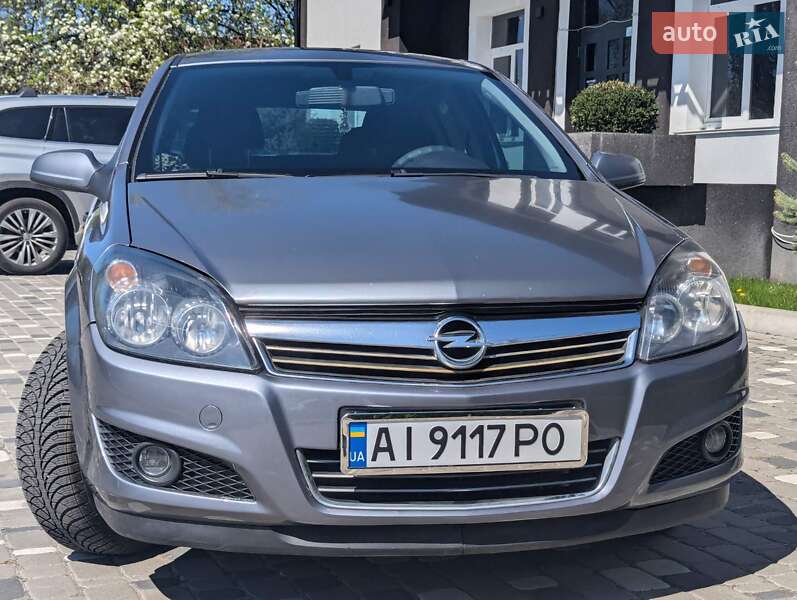 Хэтчбек Opel Astra 2008 в Киеве