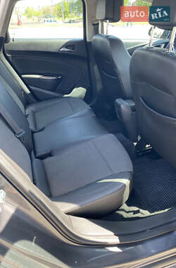 Универсал Opel Astra 2012 в 