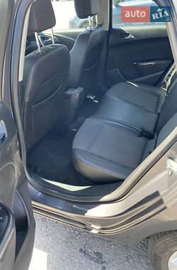 Универсал Opel Astra 2012 в 