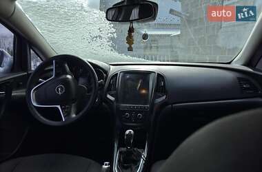 Универсал Opel Astra 2012 в 