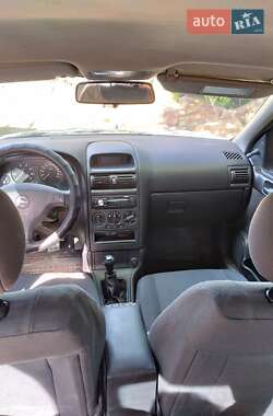 Седан Opel Astra 2006 в 