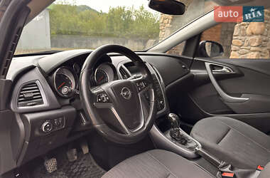 Универсал Opel Astra 2013 в 