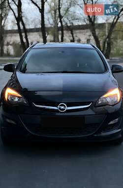 Універсал Opel Astra 2012 в Чернігові