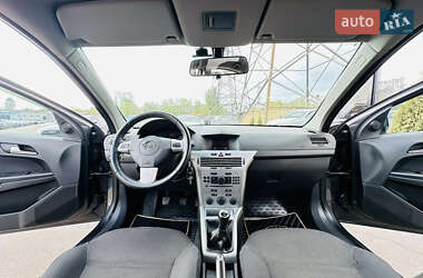 Хэтчбек Opel Astra 2009 в 