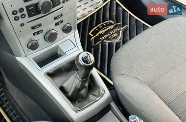 Хэтчбек Opel Astra 2009 в 