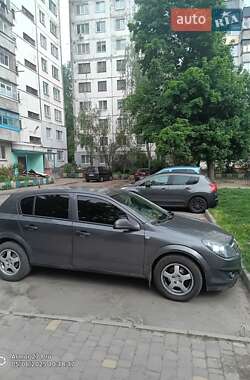 Хэтчбек Opel Astra 2010 в 