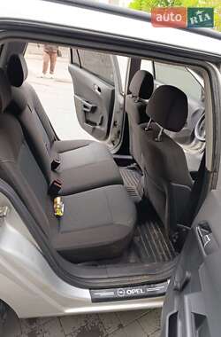 Универсал Opel Astra 2005 в 