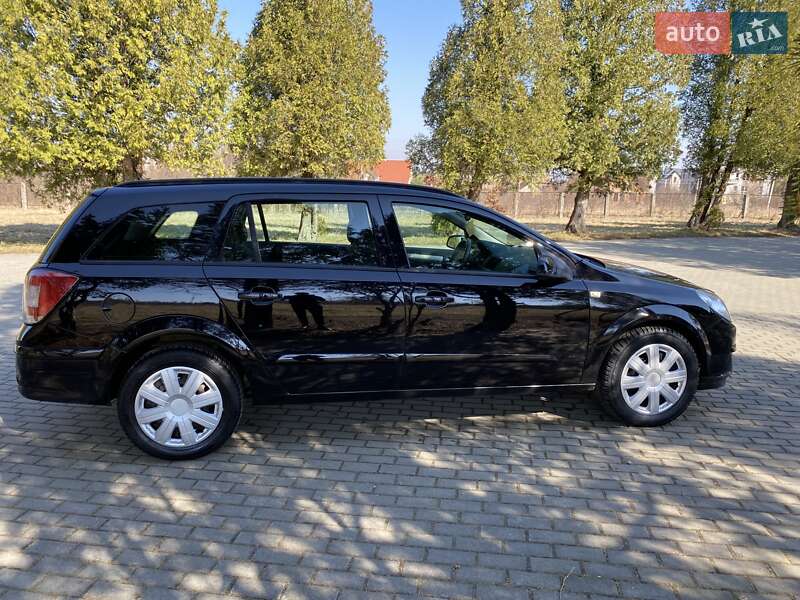 Універсал Opel Astra 2009 в Рожнятові