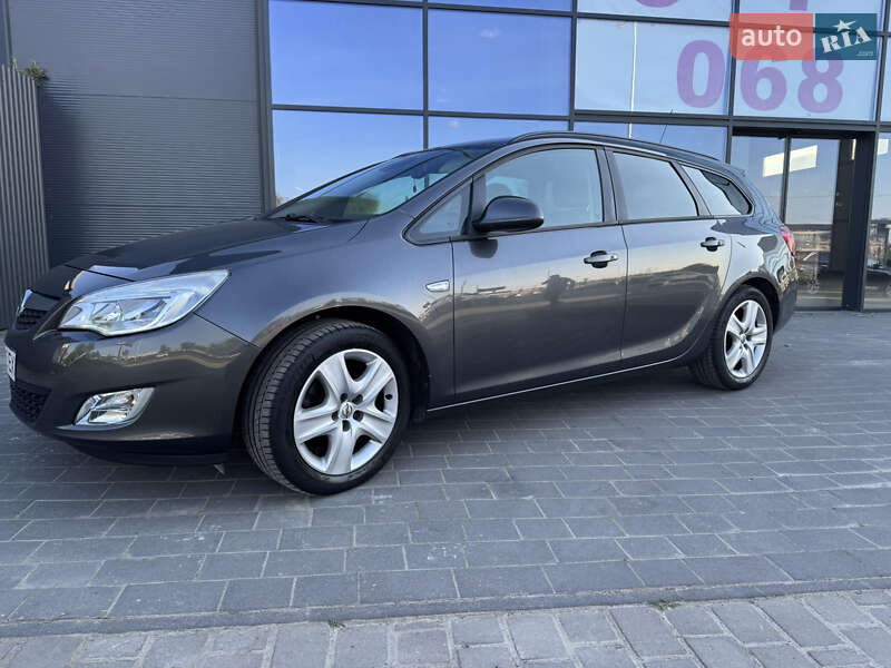 Універсал Opel Astra 2011 в 