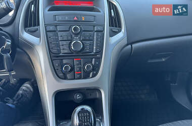 Універсал Opel Astra 2011 в 