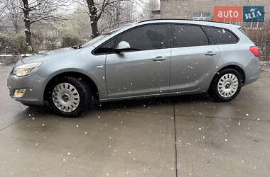 Універсал Opel Astra 2011 в 