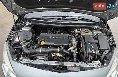 Універсал Opel Astra 2011 в 