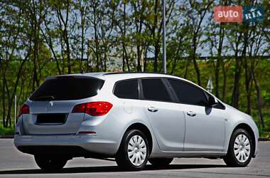 Універсал Opel Astra 2014 в 