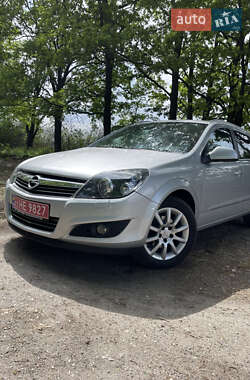 Универсал Opel Astra 2010 в Смеле