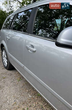 Универсал Opel Astra 2010 в 