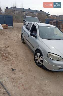 Седан Opel Astra 2004 в Ивано-Франковске