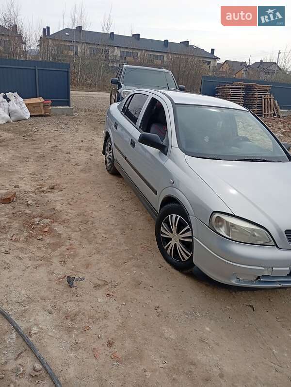 Opel Astra 2004
