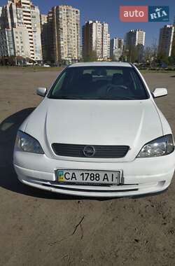 Хэтчбек Opel Astra 1998 в 