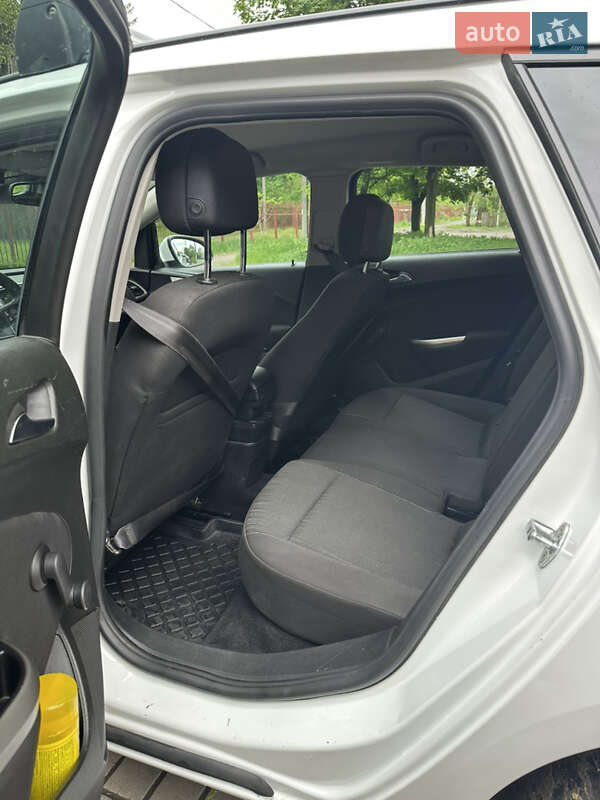 Універсал Opel Astra 2011 в Смілі