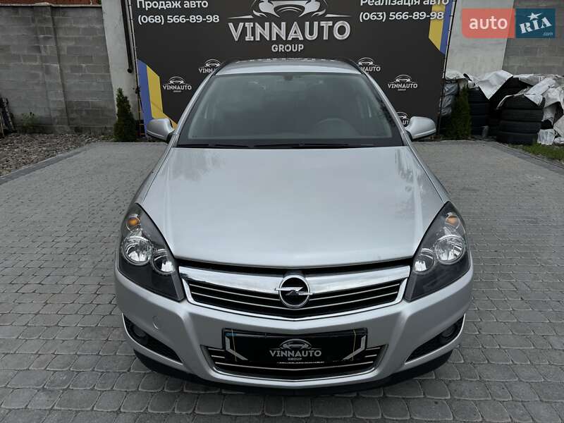 Универсал Opel Astra 2013 в Виннице