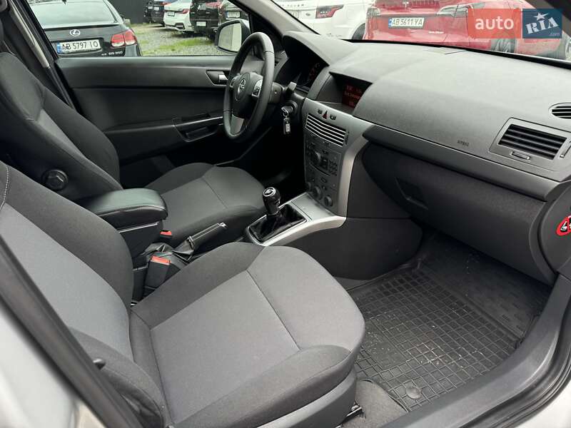 Универсал Opel Astra 2013 в Виннице