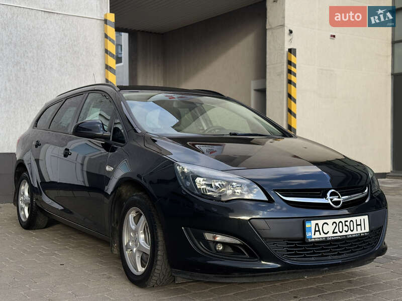 Універсал Opel Astra 2015 в Луцьку