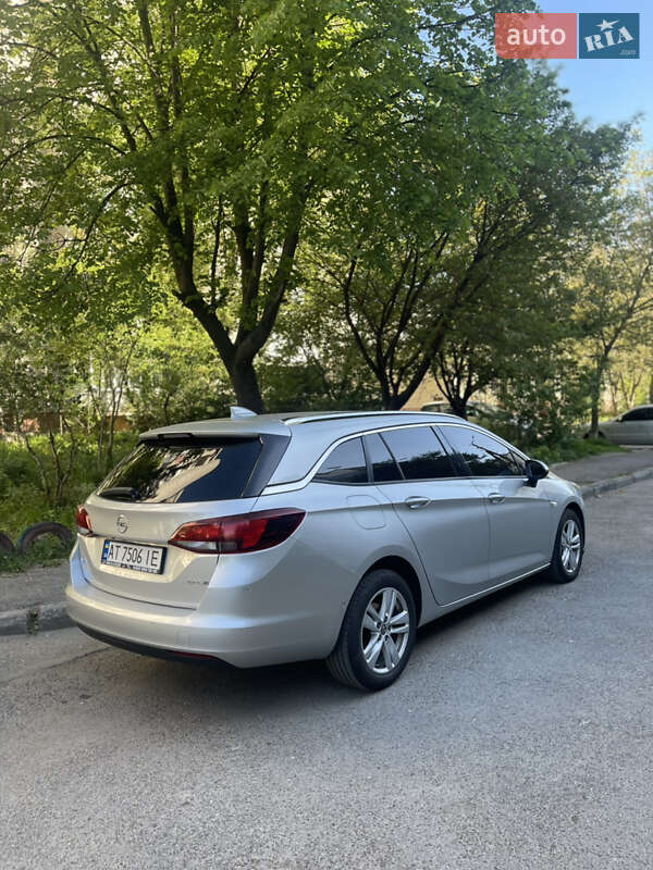 Универсал Opel Astra 2016 в Ивано-Франковске